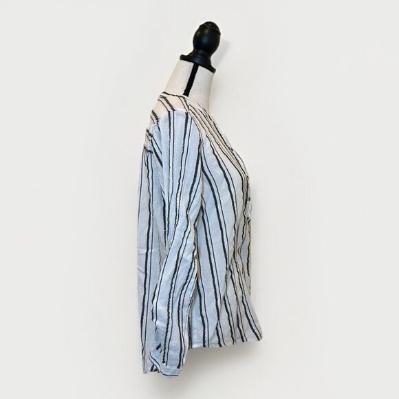 Lucky Brand Top Women’s Large White And Gray Striped Henley 1/4 Button Down - Picture 6 of 14